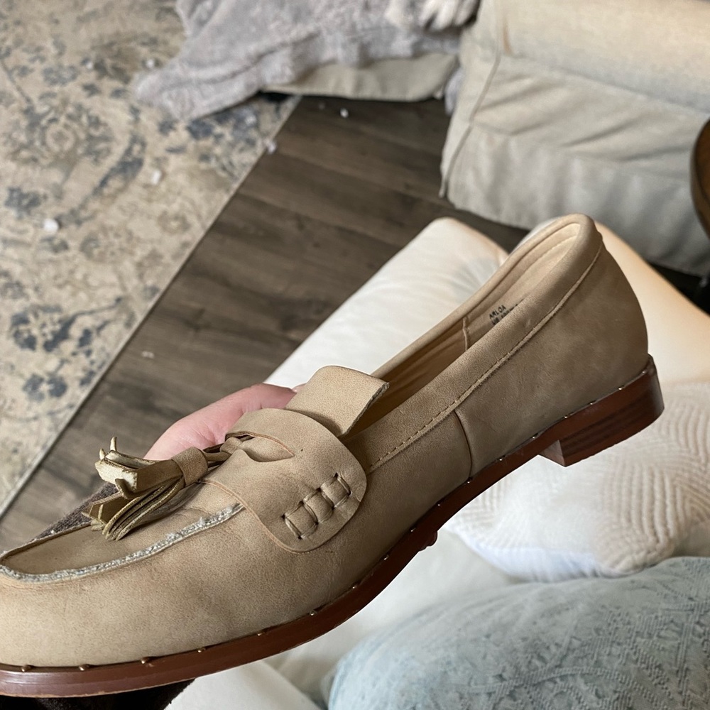 Tassel loafer